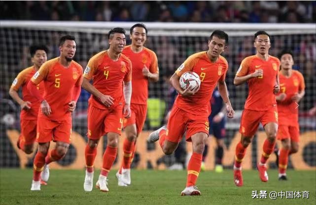 国足逆转泰国进亚洲杯八强恒大国脚赛前收许家印鼓励信