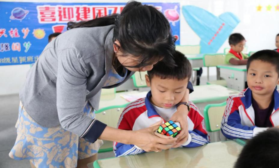 “社”彩斑斓花团锦簇---兴桂路小学社团课程剪影