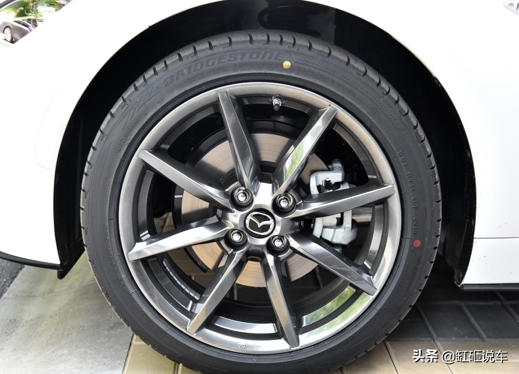 马自达3黑武士敞篷,马自达mx-5miata敞篷跑车2021款