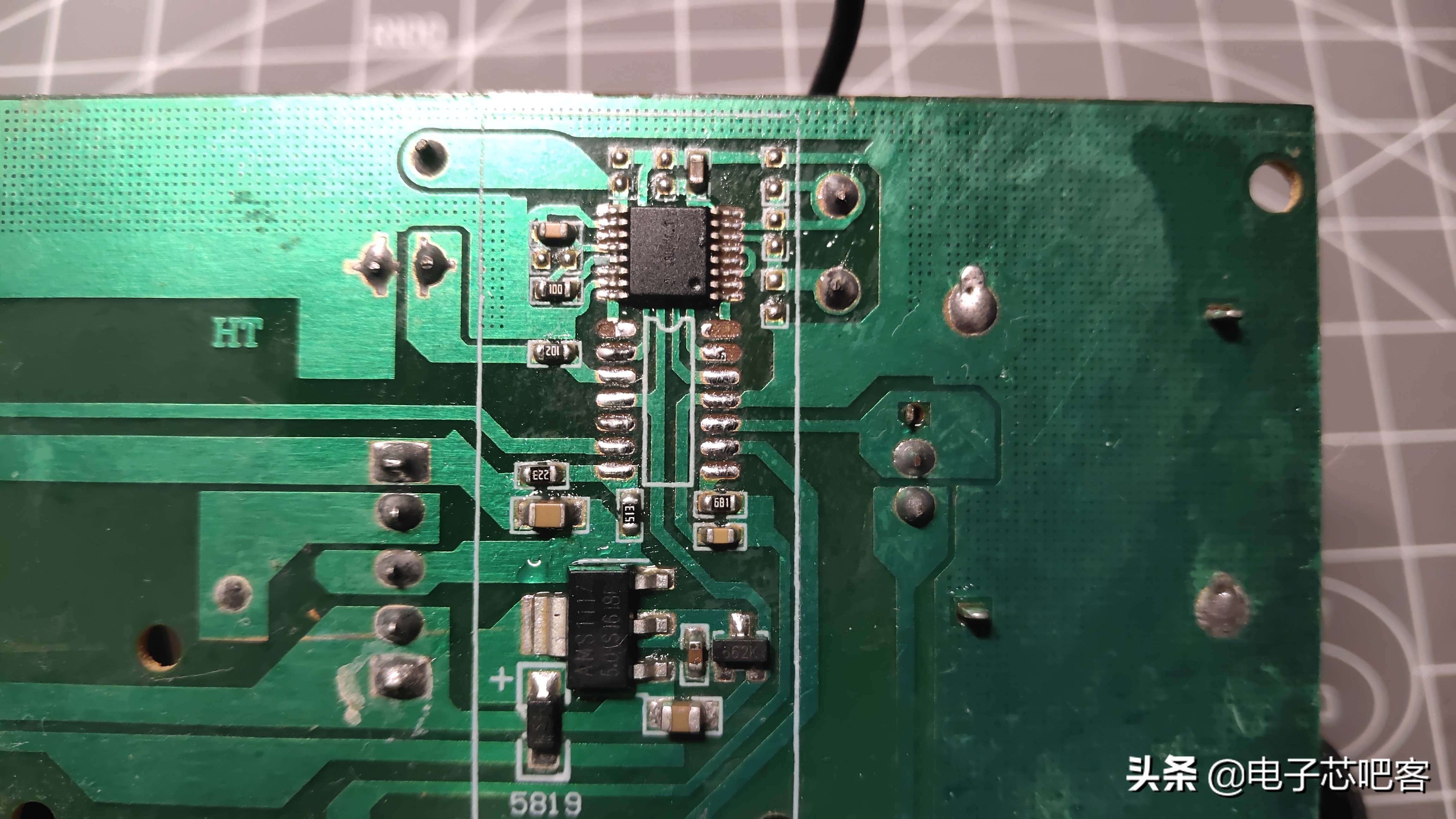 修复严重损坏的飞机,遥控飞机遥控器坏了怎样修复