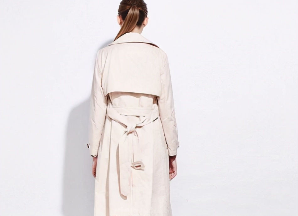 风衣后面的腰带怎么系图片,风衣后面的腰带咋系