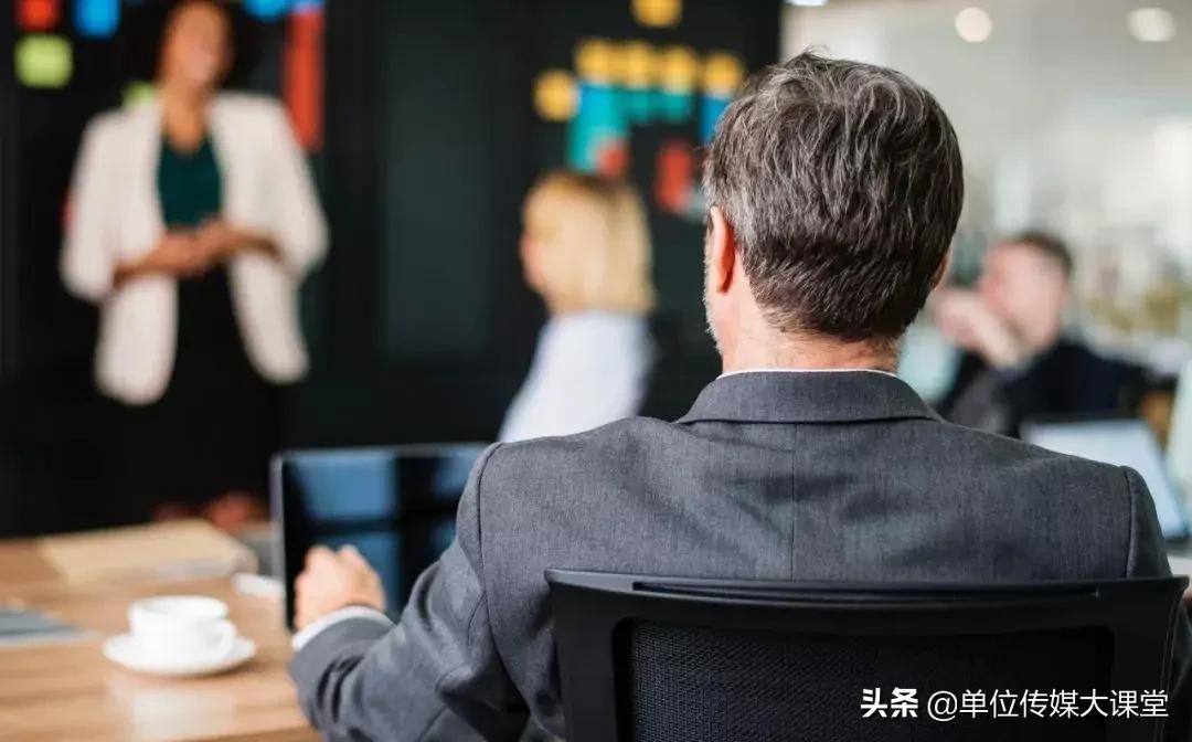 单位遇到爱说闲话的小人怎么处理,单位同事如何应对闲话