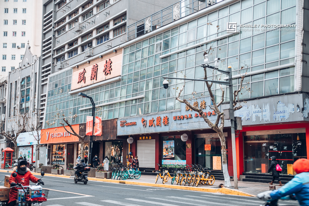 上海曾经的梅川路步行街,南京路是上海最知名的商业街