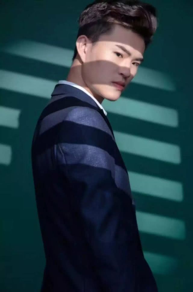 邓昇:夏朝邓子,才高八昇,低调做主持,舞台就是认真地「玩」