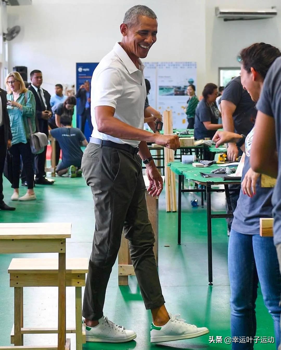 火了50年还被明星抢着穿的它，竟然换了图案，新的设计超美