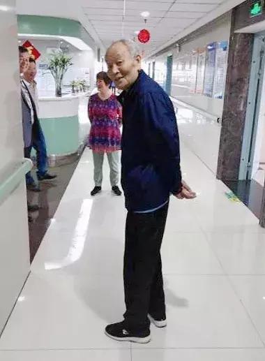 90岁中风康复治疗,85岁的老人脑溢血能康复吗