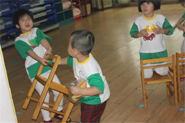 孩子打别人怎么处理,孩子打别人的孩子怎么处理