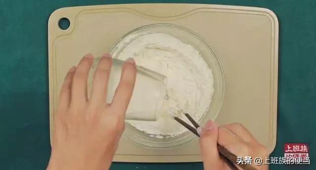 煎饼怎么做好吃又简单又方便,饭店海蛎煎饼正宗做法