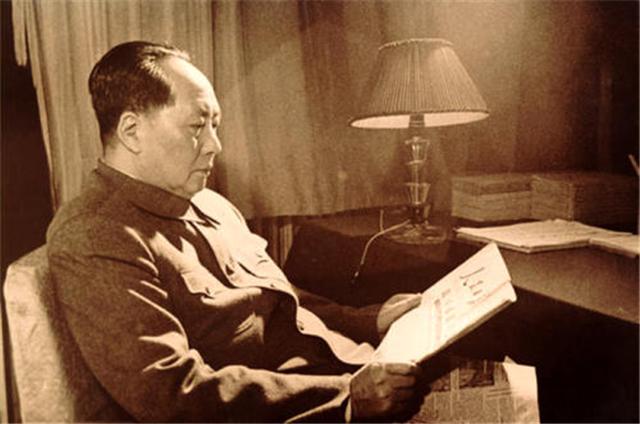 理发师为毛主席刮胡子弄流血，毛主席一句没得关系令他终生难忘