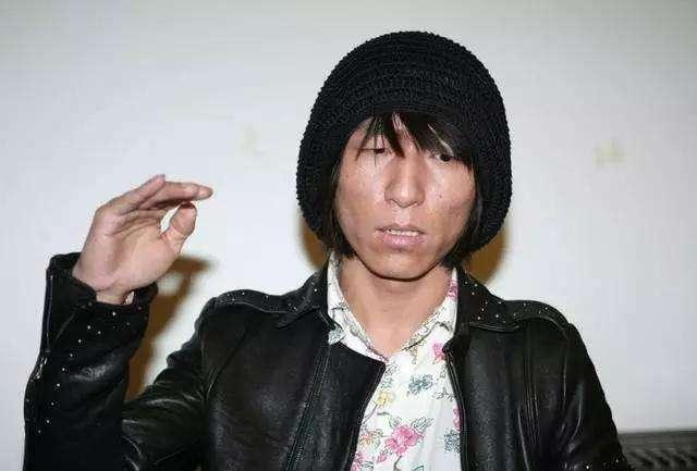 胡海泉深情演唱,胡海泉给陈羽凡唱的歌