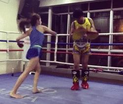 27岁离异少妇,D杯胸、小蛮腰让直男扛不住了....