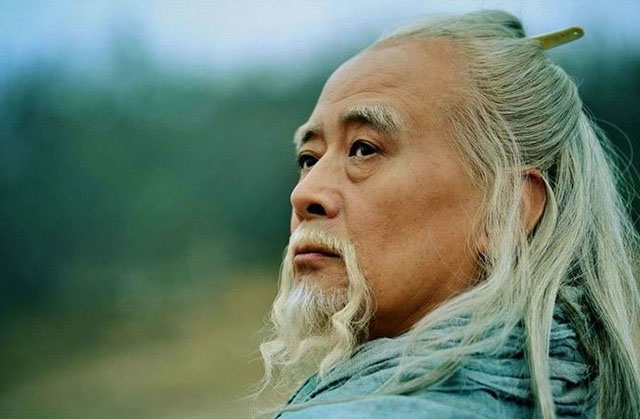 女子腿部受伤去医院上药,女子怪病被郎中治好