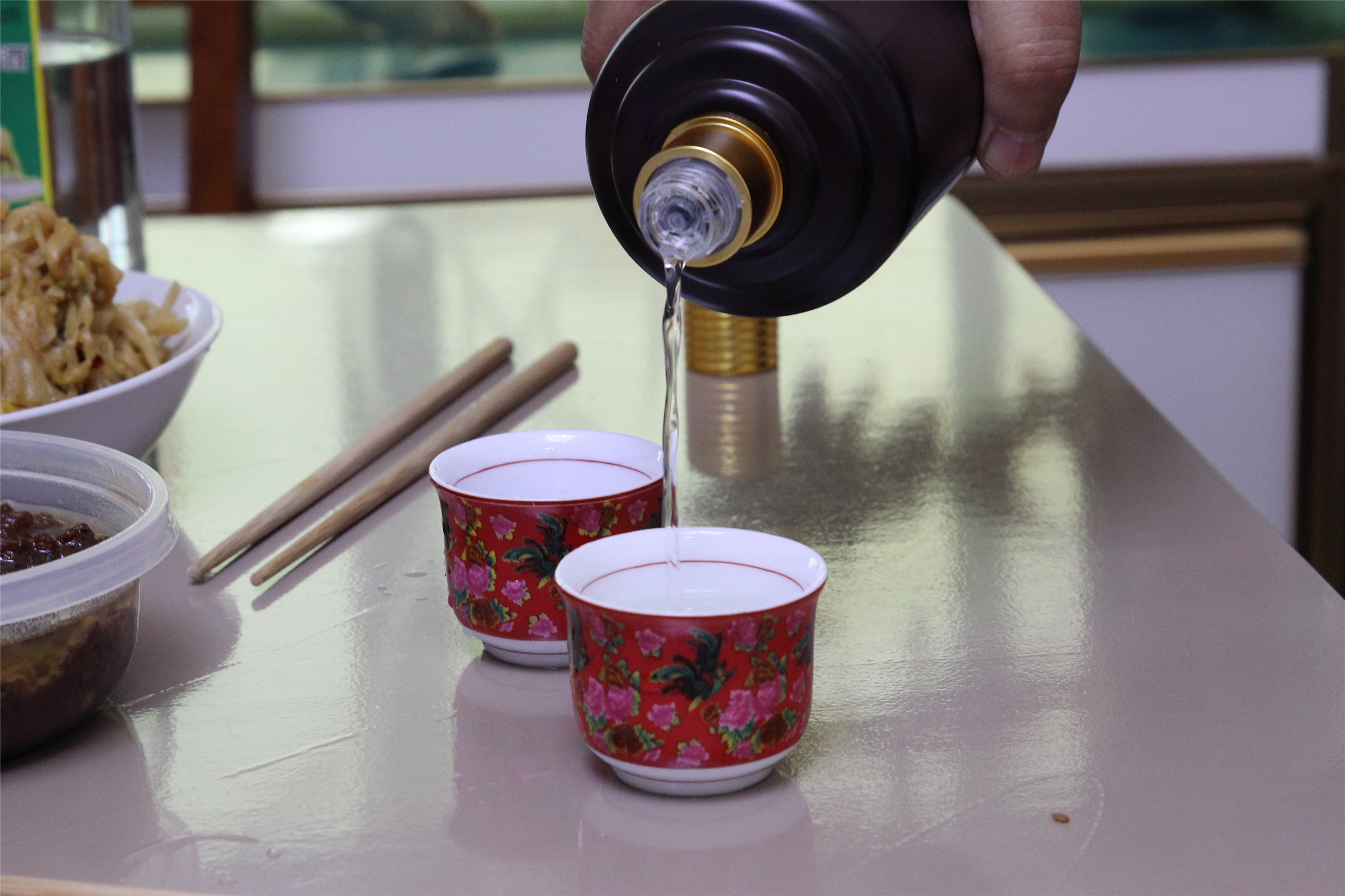 茅台酱悦坊酱香酒哪个好,媲美飞天茅台的几款酱酒