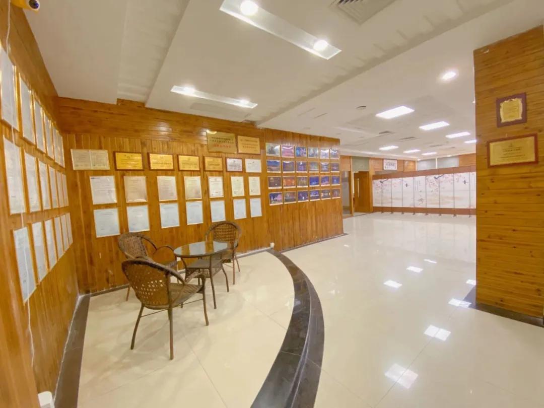 800瓦led切割灯,奥美迪灯光展视频