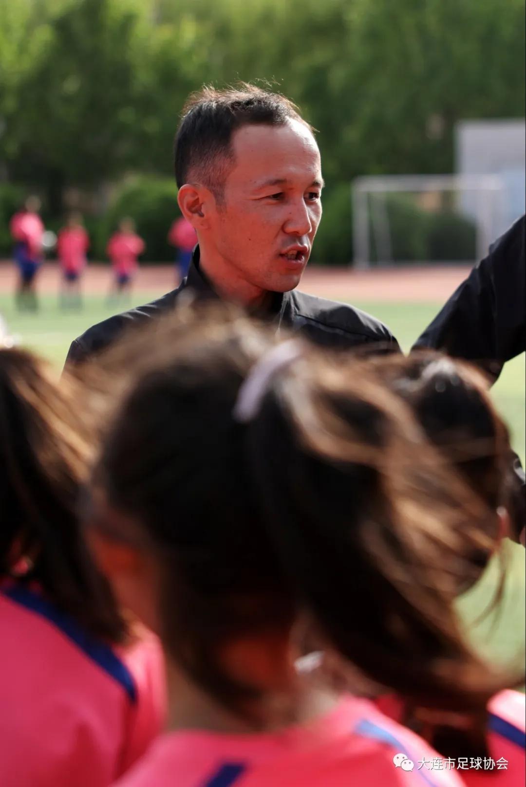 亚足联-中国足协“梦想中国”走进大连市八一希望小学