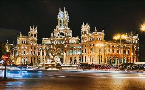 行走的老钱：私奔去浪漫的“两牙”