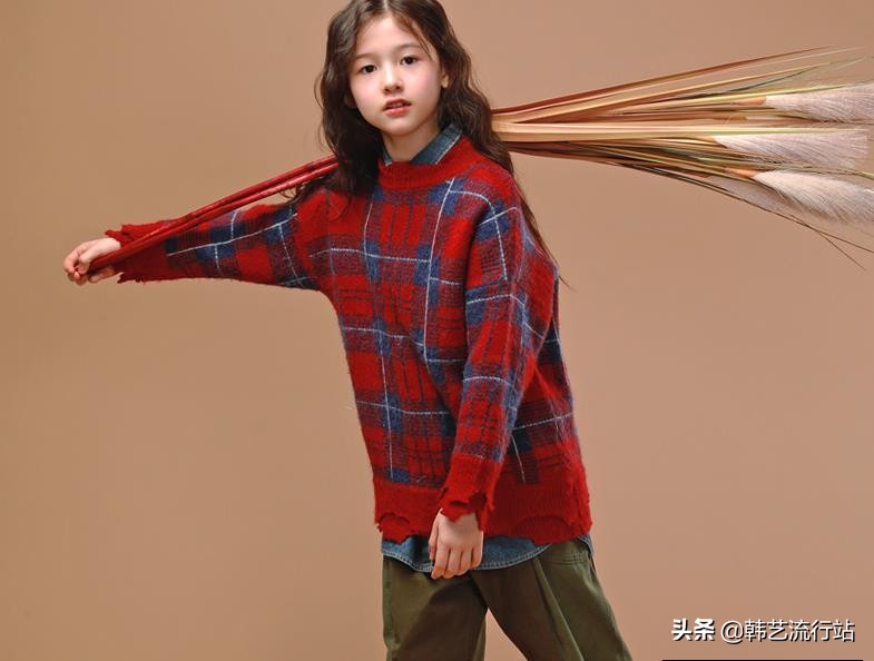 韩版宽松针织毛衣2017,最新款女士韩版手织毛衣18-21岁穿