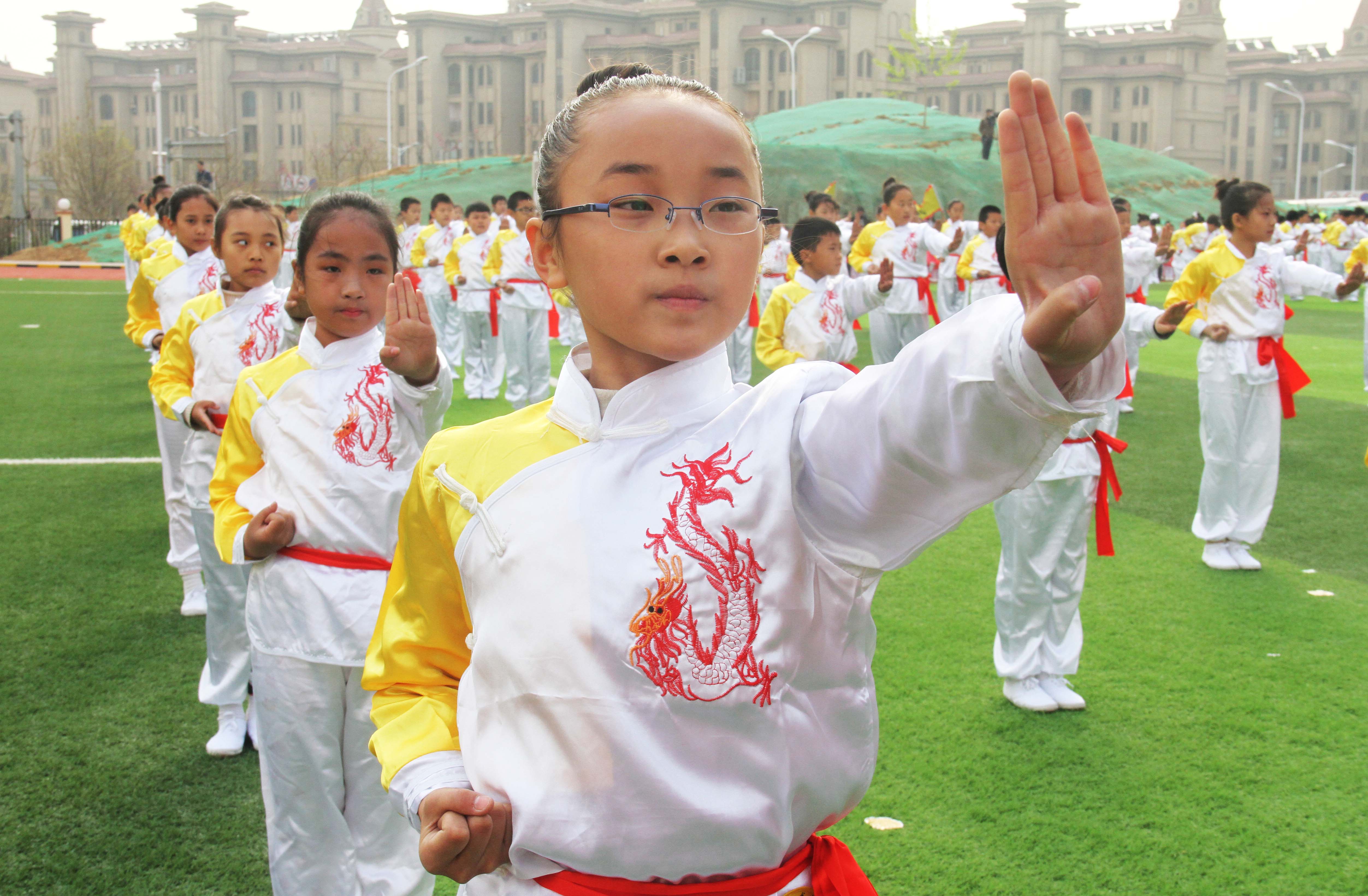 港城师生唱响运动之春序曲