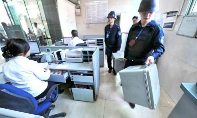 银行为什么总是盖栋大厦,银行大楼每层做什么