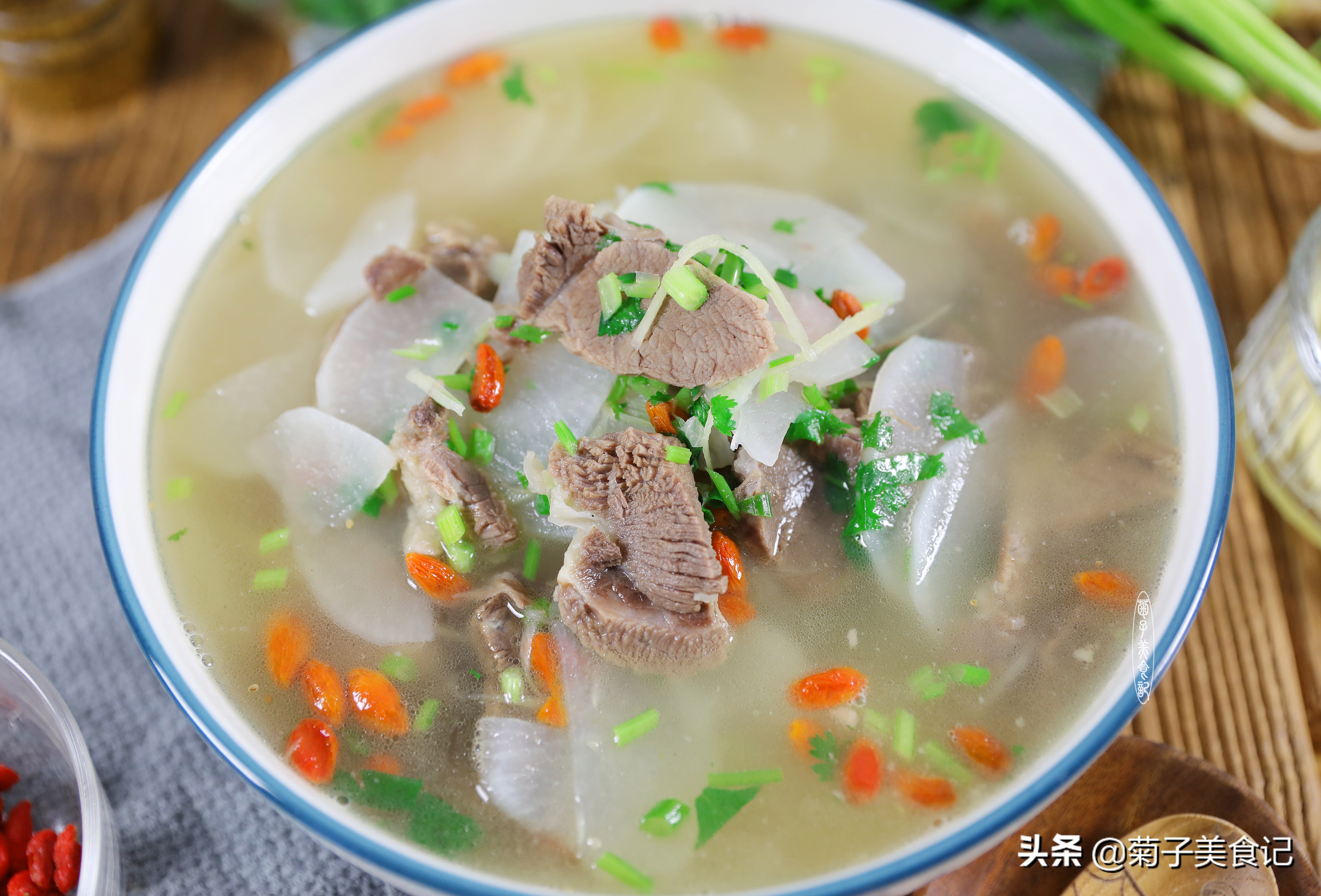 冬天一定要学会这7道滋补营养汤,冬天暖胃炖汤大全