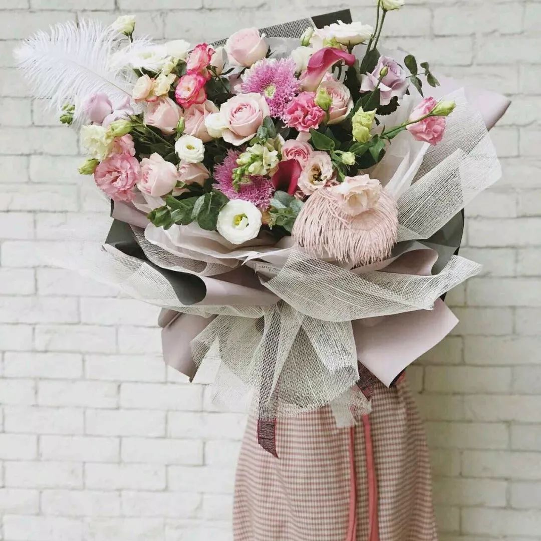 以香槟玫瑰为主的韩式花束,清新柔和治愈系韩式花束