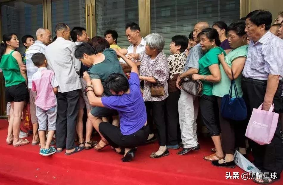 拼多多真的会9.9元充100元话费吗,拼多多90块钱充100的话费靠谱吗