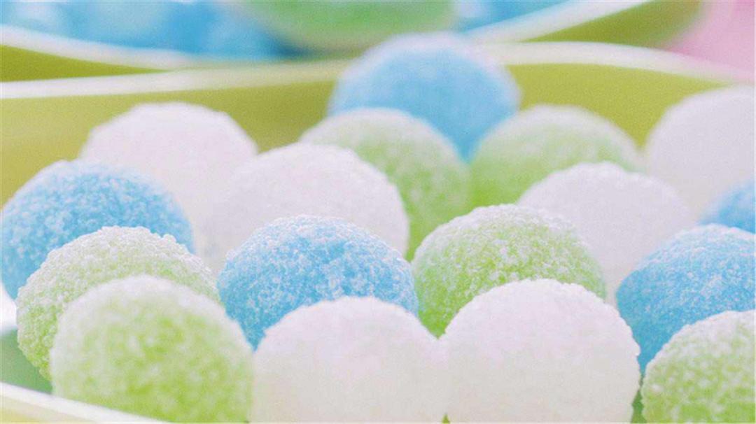 3种很可爱的糖果，第一种女生最爱吃，第三种竟有一颗完整草莓