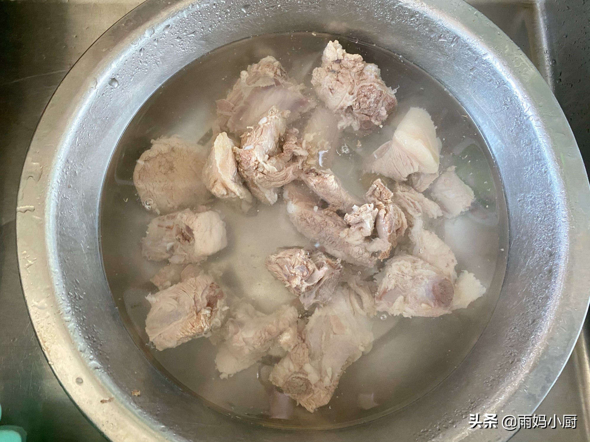 海带结煲排骨汤的做法大全,海带结炖排骨汤怎么炖最好喝