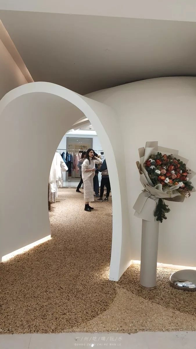 韩国东大门档口服装批发市场图片,韩国东大门服装批发有几个大楼