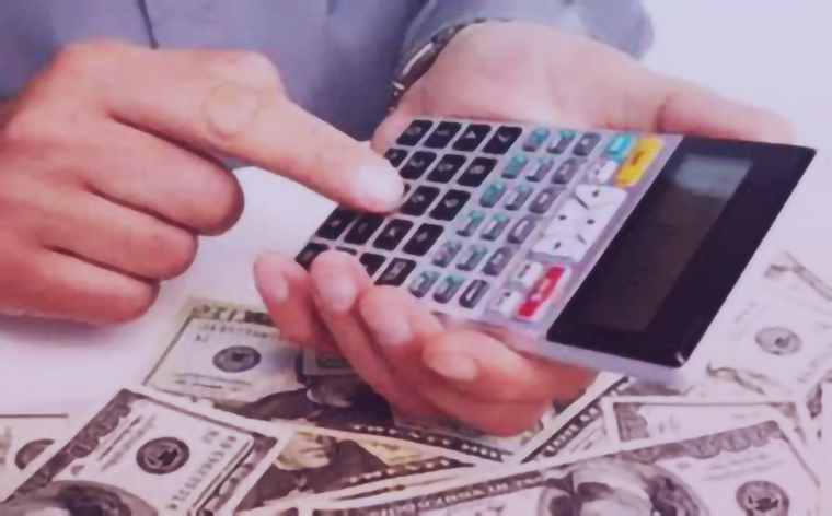 上夜班摔了一跤，门牙磕掉了还能评残？评工伤十级能赔多少钱？