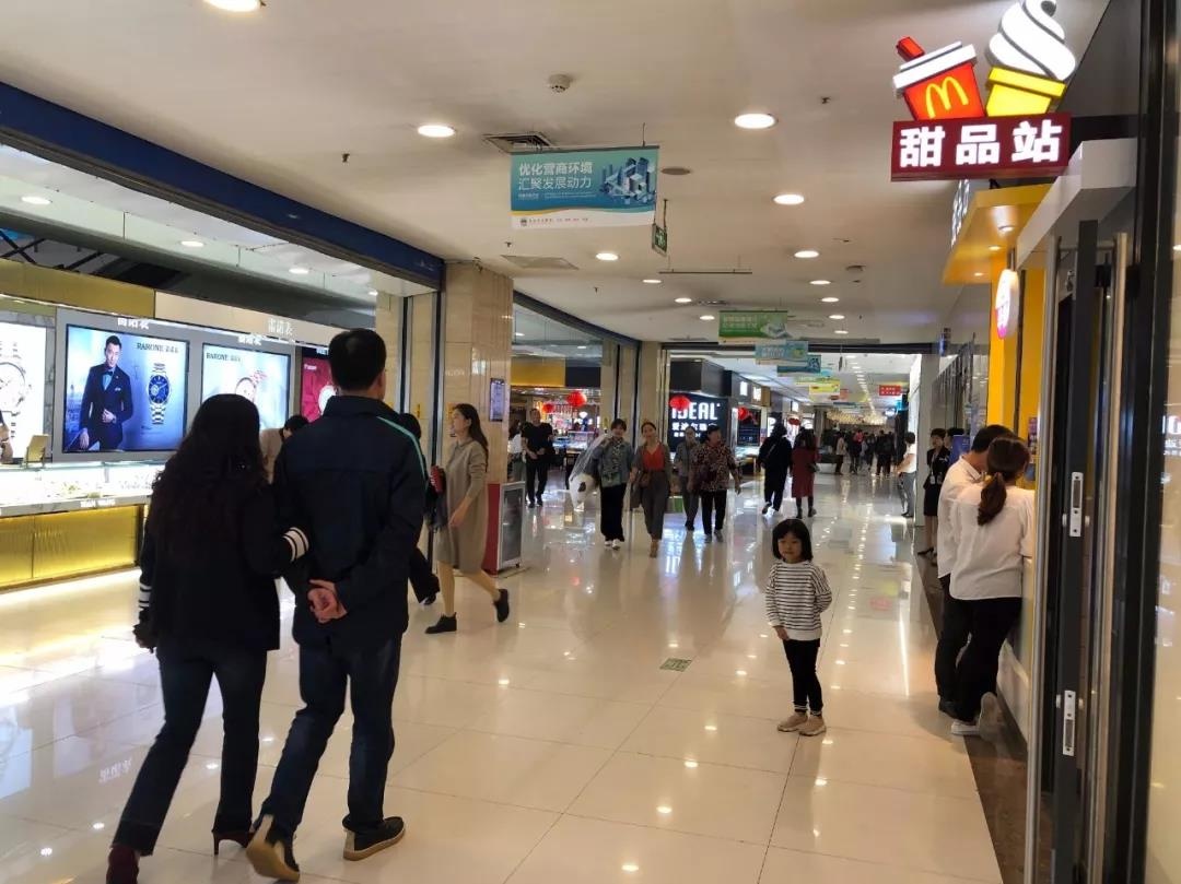 济宁晚上能逛的商场,济宁晚上最热闹的的商业街