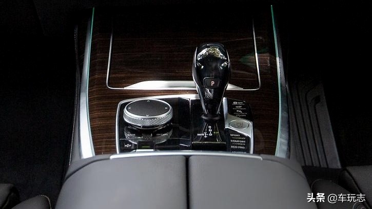 2022款宝马x7xdrive3.0t提车,2022款宝马x7xdrive40i领先豪华