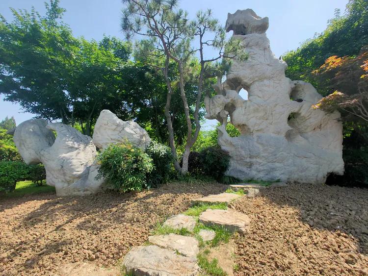 曾作为禁地，与外界隔绝二百六十多年的“玄武湖”，今日锣鼓喧天