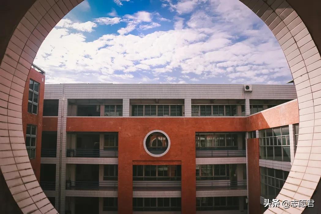 广东商学院与广州商学院哪个好,广东商学院和广州商学院区别