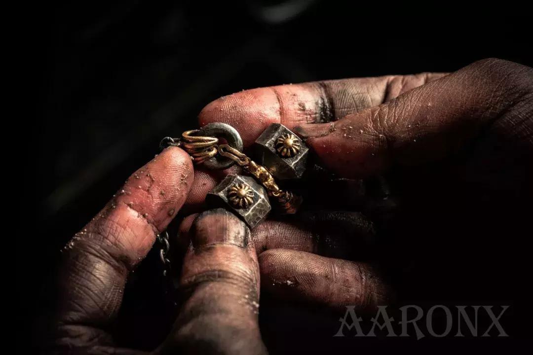 璀璨!圣诞夜,这个无锡年轻珠宝品牌点亮纽约时代广场