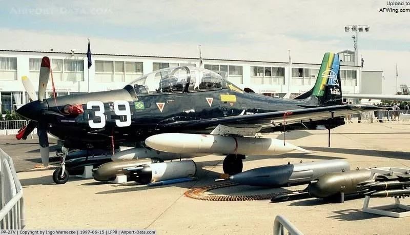 a-29超级巨嘴鸟螺旋桨攻击机,72架a-29超级巨嘴鸟螺旋桨攻击机