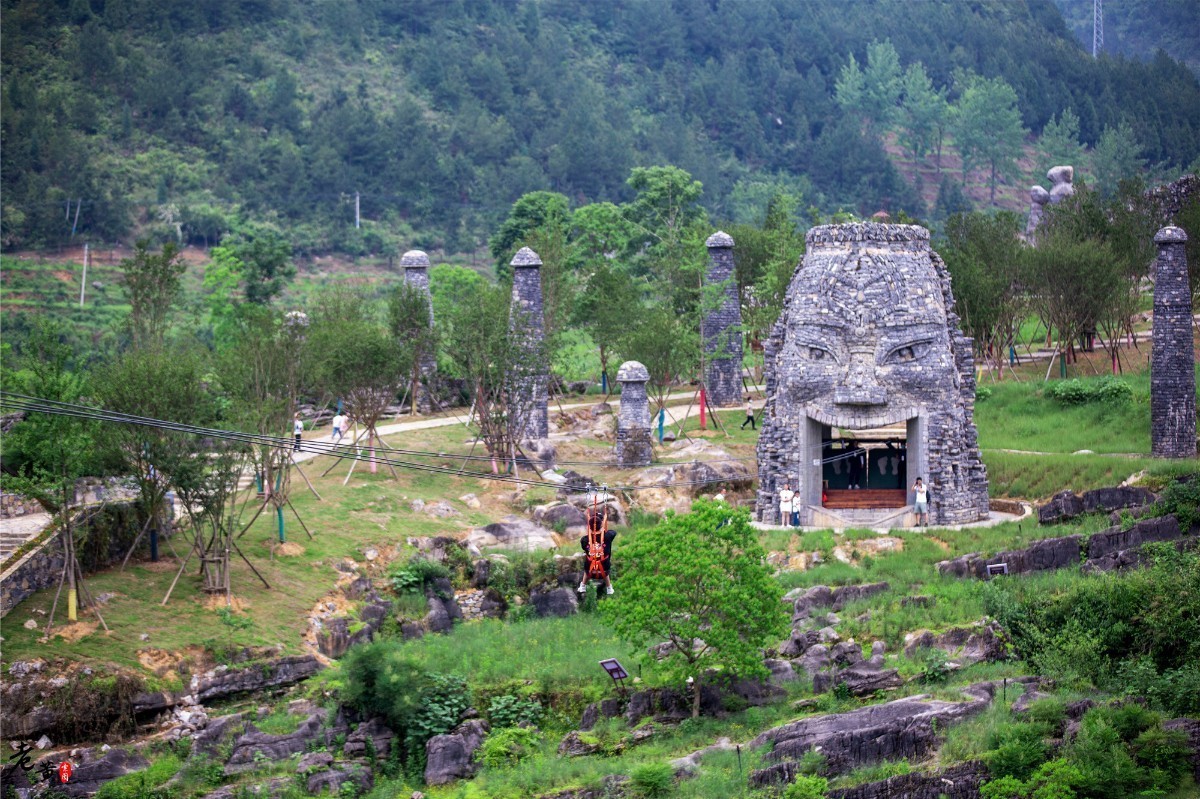 酉阳叠石花谷生命之源,酉阳叠石花谷景区4月份开花