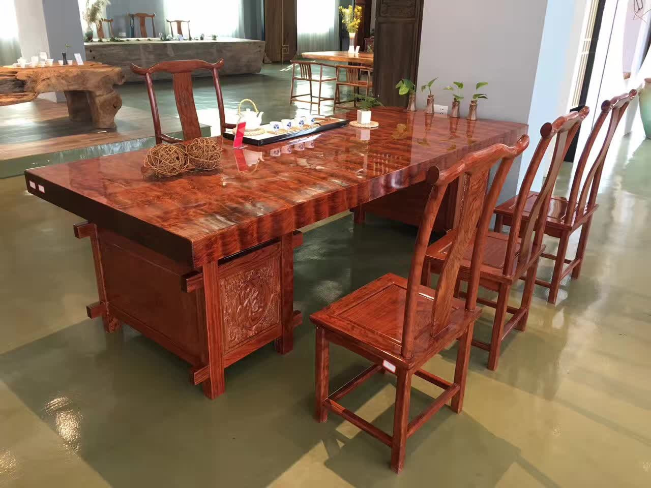 暗访河北天价大板生产基地，原木全是非洲烂木，富豪还抢着来买