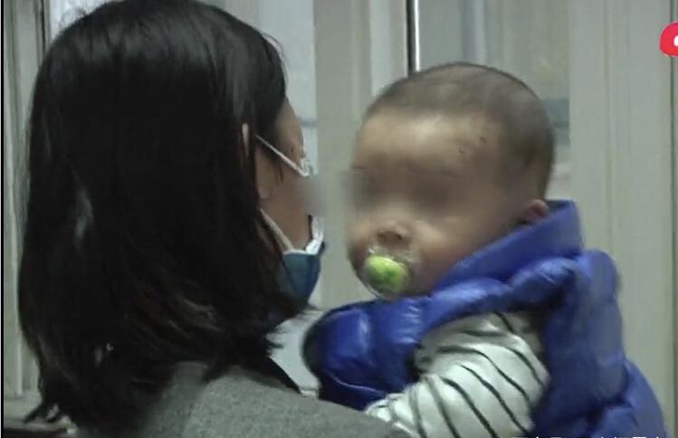 渣男北汽改奔驰骗小姑娘,男子将北汽改成巴博斯