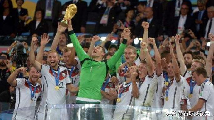 致我们珍贵的友谊,致我们十多年来的友谊