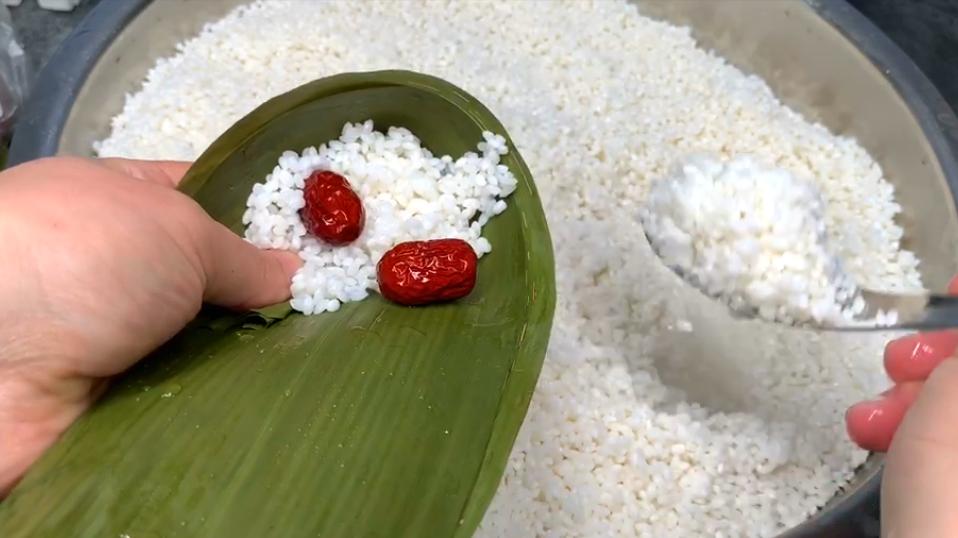 粽子最简单做法,手把手教两种粽子的做法