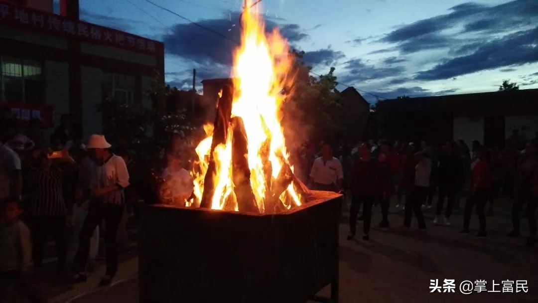 楚雄火把节的攻略,楚雄市火把节攻略