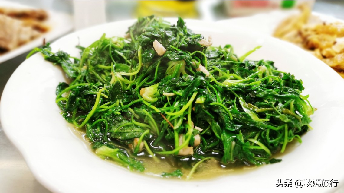 在常熟乡镇饭馆聚餐，12人20多道菜，菜肴酒水共1200元，值不值？