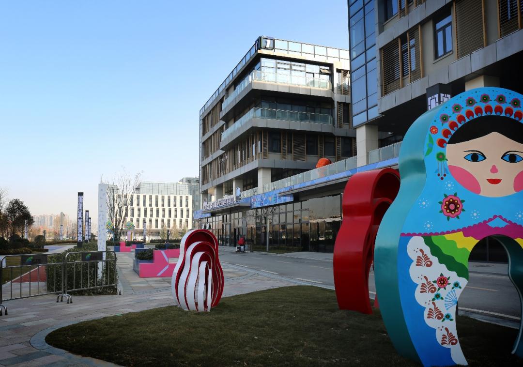 俄罗斯风情一条街必买清单,俄罗斯小镇美食街