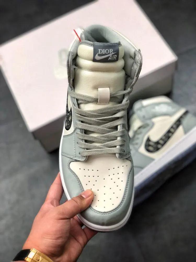 閭ｄ簺濂界湅浣嗕笉璐电殑aj,鐩樼偣23骞寸┛杩囩殑aj