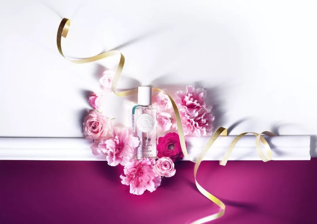 比起花和巧克力，女生更想在朋友圈秀晒炫这些情人节美妆礼盒