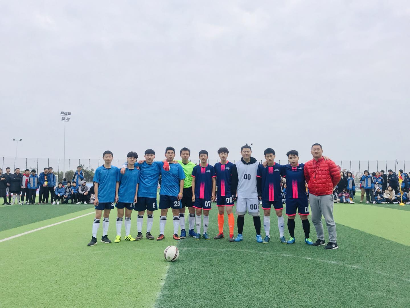 绵阳南山中学实验学校足球队队服,绵阳南山中学双语学校足球直播