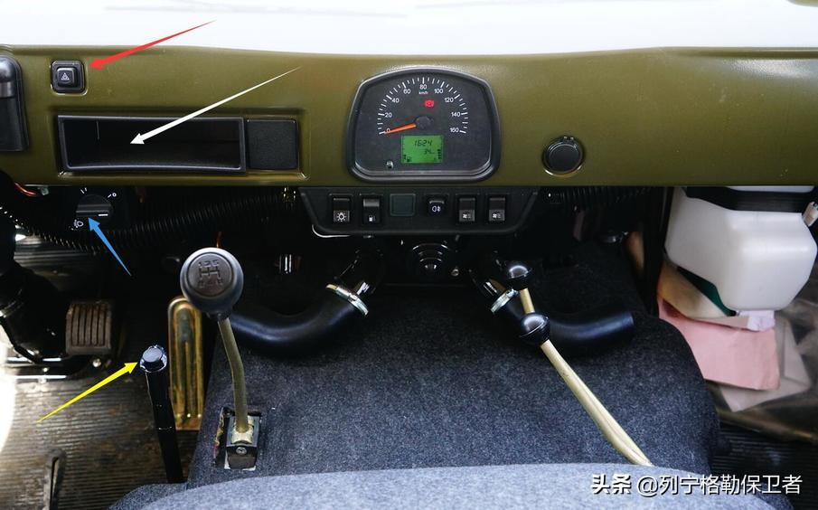 综合研判苏军UAZ-452型1吨级越野指挥车技战术（1）