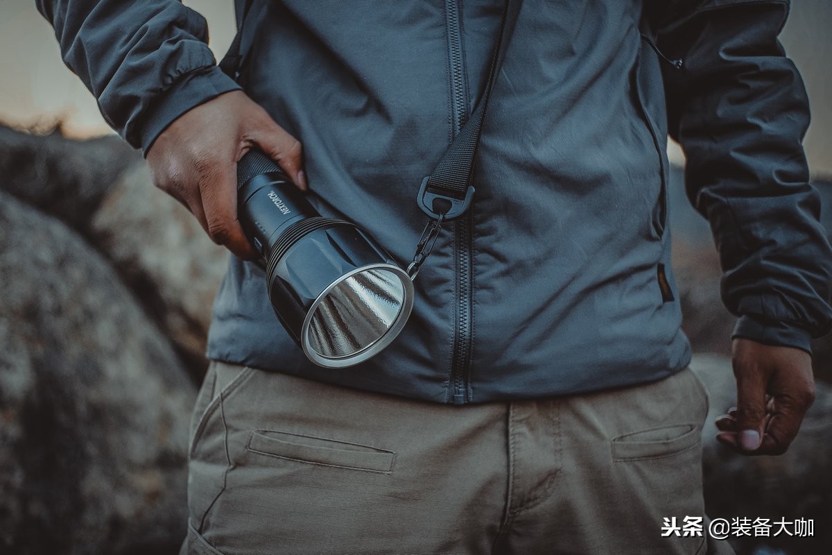 防身手电筒远射5000米,防身远射强光手电