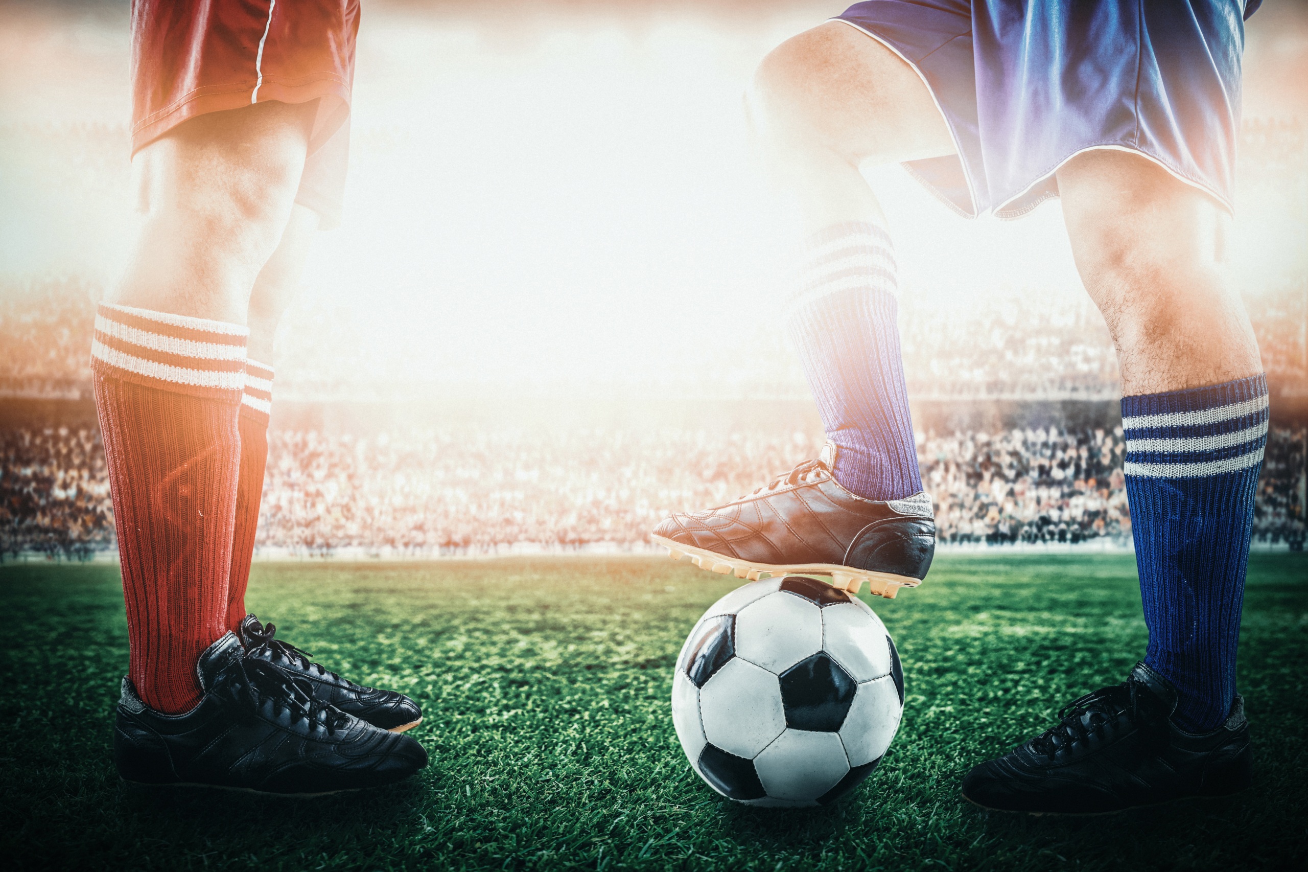 足球运动员为什么假装受伤,足球场上打一耳光然后假摔